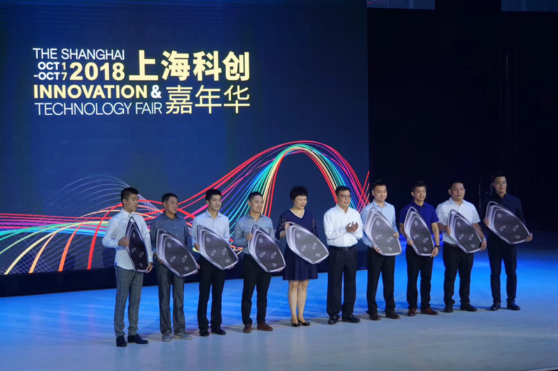 星空tiyu全球首款量产智能汽车上市交付