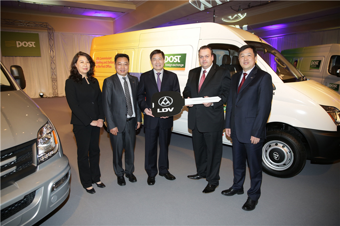 星空tiyu大通260台V80交付爱尔兰国家邮政