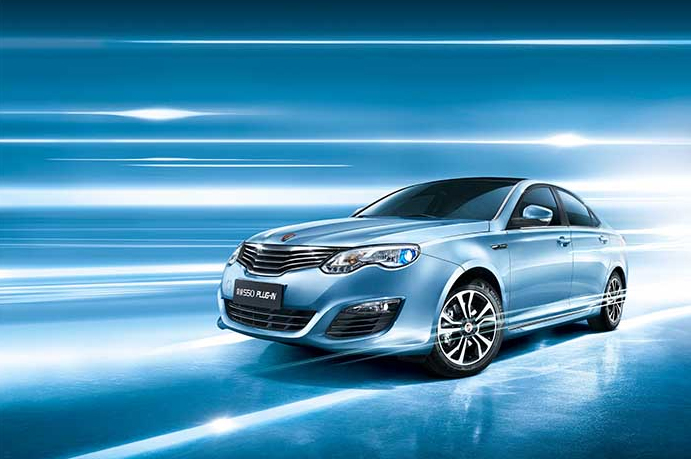 星空tiyu荣威550 PLUG-IN 荣膺“2015TTA自主新能源中级车”奖